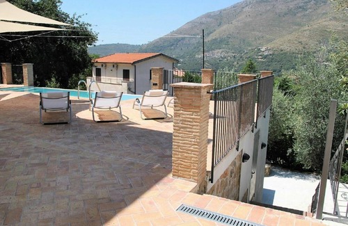 Itri House | Oasis 110.1