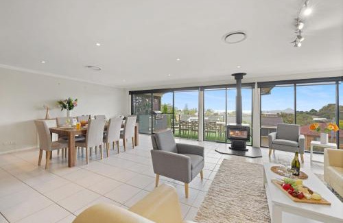 Salamander Bay House | Oasis at Salamander Bay, 10 Raymond Ave - Boat Parking, WiFi, Air Con, Water Views