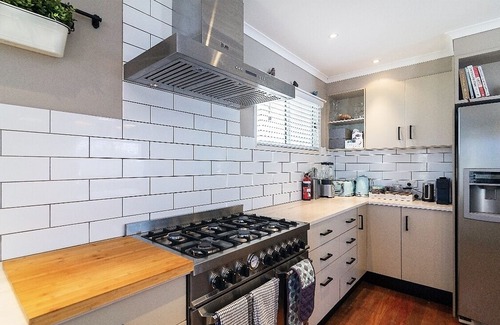 Scarborough House | Oasis in Scarborough, 2min walk to beach,sleeps 8