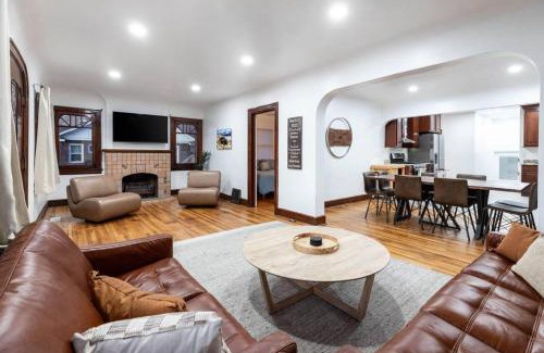 Downtown Salt Lake City House | Oasis in the City Hot tub, Pool table, Koi Pond