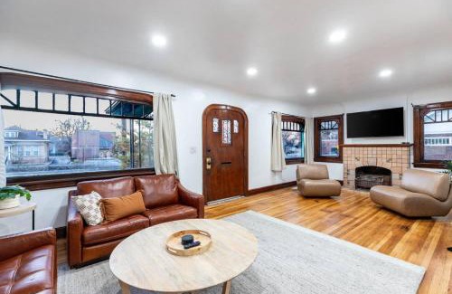 Downtown Salt Lake City House | Oasis in the City Hot tub, Pool table, Koi Pond