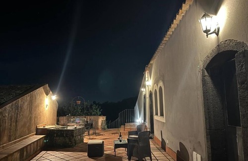 Mascali House | Oasis of Relaxation on Etna - Country House with Independent Suites, Pet-Friendly