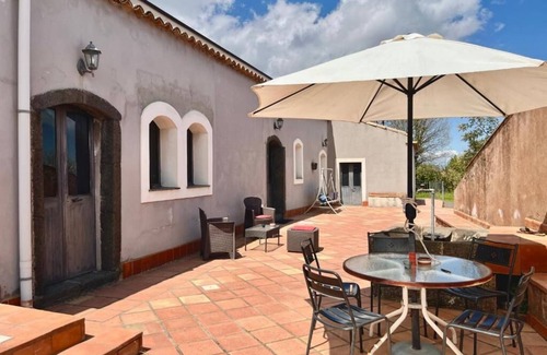 Mascali House | Oasis of Relaxation on Etna - Country House with Independent Suites, Pet-Friendly