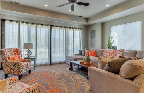Washington Villa | Oasis On The Green