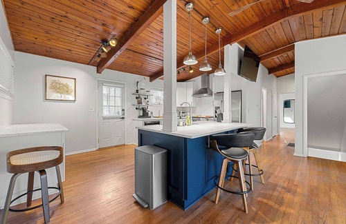 Atlanta House | Oasis Retreat Large Yard & Pool in Atlanta 4BR Free Parking