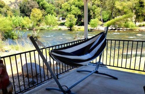 Three Rivers House | Oasis Riverfront House -10 min to Sequoia