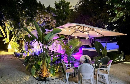 West Little River House | Oasis style jacuzzi glamping gym parking bbq secure