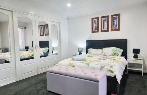 Newport House | Oberon home