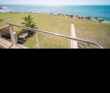 Saint Francis Bay Apartment | Ocean and harbour view