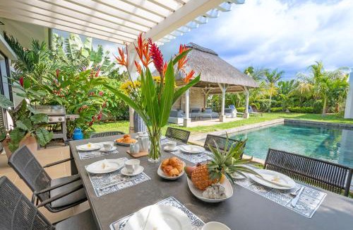 Grand Gaube Apartment | OCEAN beachfront flat, 3 bedrooms en suite, Grand Gaube