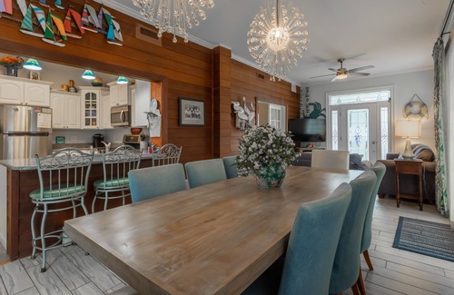 Rehoboth Beach Condo | OCEAN BLOCK Pet Friendly Ground Level Condo Sleeps 10