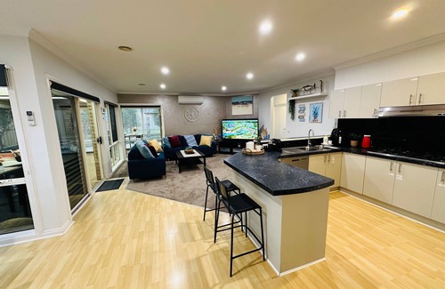 Ocean Grove House | Ocean Breeze Family Getaway - Short drive to Beach, Wineries, Adventure Park