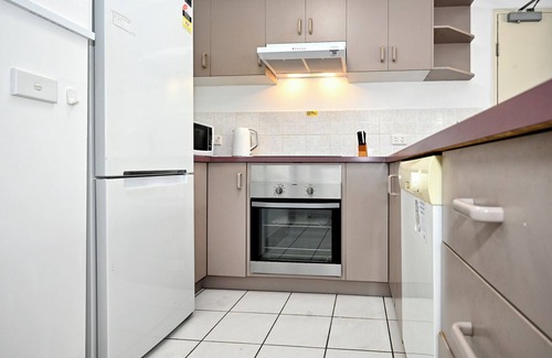 Caloundra Apartment | Ocean Breeze Oasis, Steps to Beach & Shops
