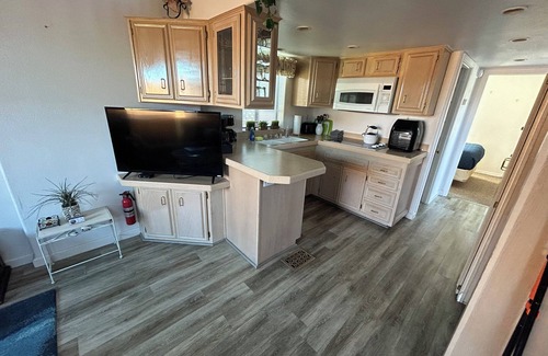 Smith River Cabin | Ocean Cabin 28 w/Jacuzzi with Private Beach (Private Beach Owned by White Rock Resort)