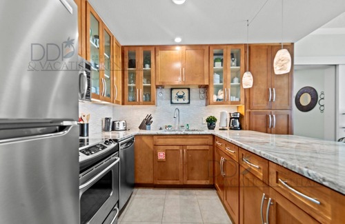 Biloxi Condo | Ocean Club 1106 Enjoy panoramic views of the Gulf!