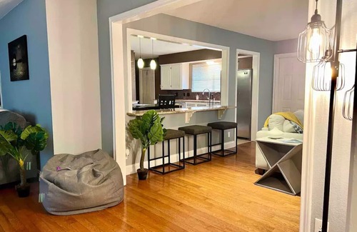 Bay Area House | Ocean Dr Gem! Walk 2 Bay & Downtown. Spacious!