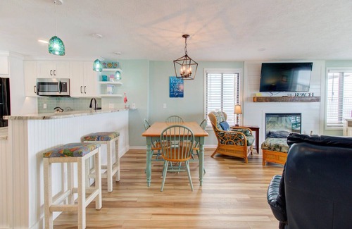 Kure Beach Condo | 🌊Ocean Dunes 2101A: Oceanfront 2BR Condo w/Community Pool🌊