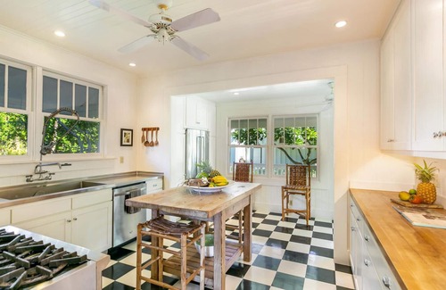 Kekaha House | Ocean Estate w/A/C and HEATED Salt Water Pool on Sunny Westside. TVNCU #1099