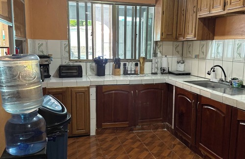 San Rafael del Sur House | Ocean Eyes Pool House- Charming 3-bedroom house with WiFi & AC in Quizala