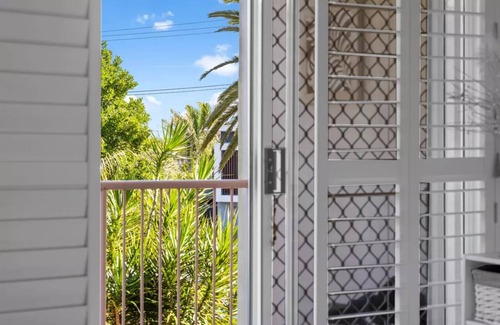 Buddina Apartment | Ocean Front 2 Bedroom Unit