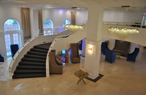 Mid Beach Apartment | Ocean Front 2 bedroom and 2 bathroom apartment at The Alexander Resort