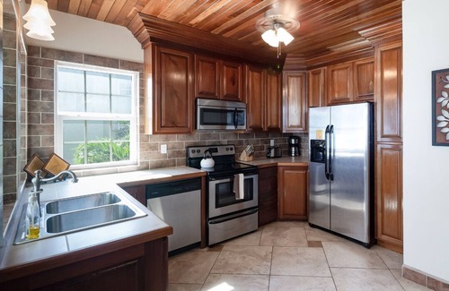 San Pedro Condo | Ocean Front - 3 bedroom, 3 bath condo. Great Location. Great View.