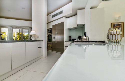 Malmok Villa | Ocean Front 7-bedroom 7-bath Sunset Views Malmok!