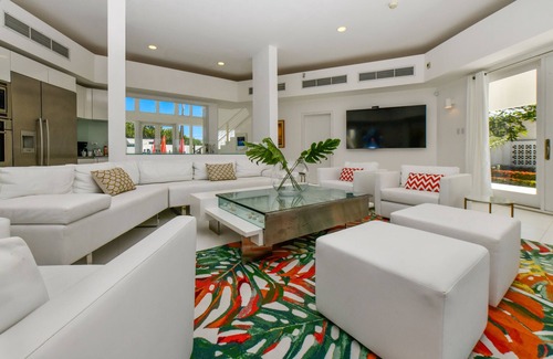 Malmok Villa | Ocean Front 7-bedroom 7-bath Sunset Views Malmok!
