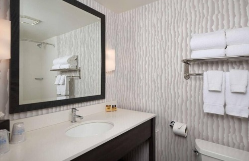 Newport Hotel | Ocean Front Accommodation | Scenic Drive Along North Coast Highway 101