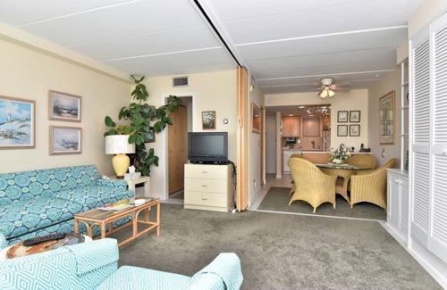 South Rehoboth Condo | OCEAN FRONT CONDO. ENJOY YOUR MORNING COFFEE SITTING ON YOUR PRIVATE BALCONY WATCHING THE SUNRISE.