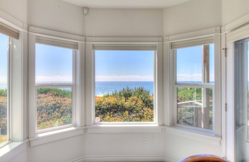 Seal Rock House | Ocean Front Home With Spectacular Views! Dog Friendly!