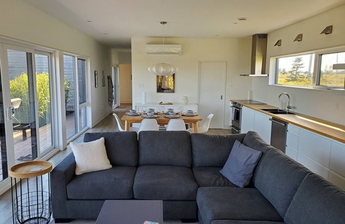 Augustine Cove House | Ocean Front, Modern Cottage With Access To Cove- Minutes to Victoria By The Sea