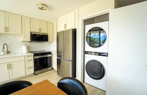 Kihei Condo | OCEAN FRONT modern 2BR 2BA, king bed, laundry, beach, AC, pool, steps to beach!