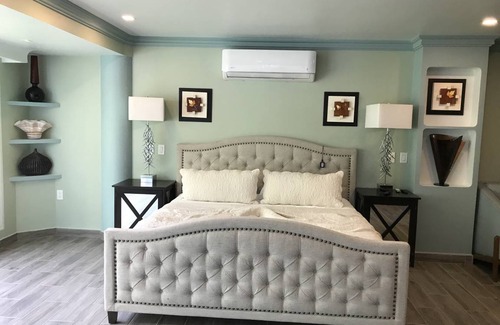 Boca de Tomatlan Cabin | Ocean Frontage Two Bedroom Family compound with Full Kitchen