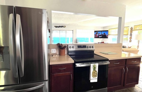 Keaau House | Ocean Front Paradise with Hot Tub in Hawaiian Paradise Park Kea'au