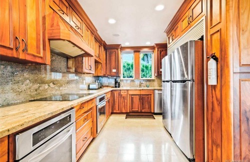 Pupukea House | Ocean Front Pipeline Estate! Front row seat to the Pipeline Masters surf event!