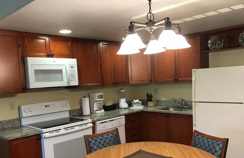 Wailua Resort | Ocean Front Resort~2 BD OCEAN FRONT Suite ~ AT/ Faces the Beach~Dec 23-30, 2023!