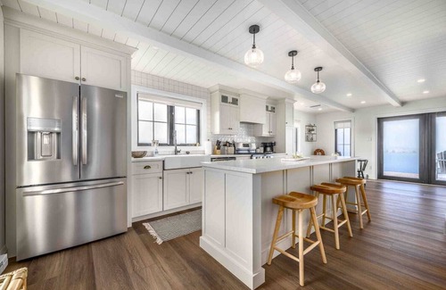 Port de Grave House | Ocean Front Saltbox 'SeaForever' w/Hot Tub