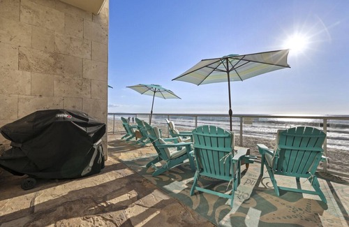Carlsbad Village Apartment | OCEAN FRONT STUDIO ON THE SAND!