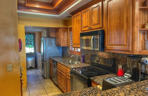 Bella Vista Villa | OCEAN FRONT Villa 3 KING Bedrooms, 3.5ba.! 1900sf! VIEWS! Sandy Beach!