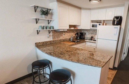 Ortona Park Resort | Ocean Front well furnished 1-bedroom condo with great view!