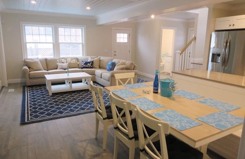 Eastham House | Ocean Front with gorgeous view Steps to Bay Side Beach