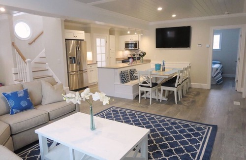 Eastham House | Ocean Front with gorgeous view Steps to Bay Side Beach