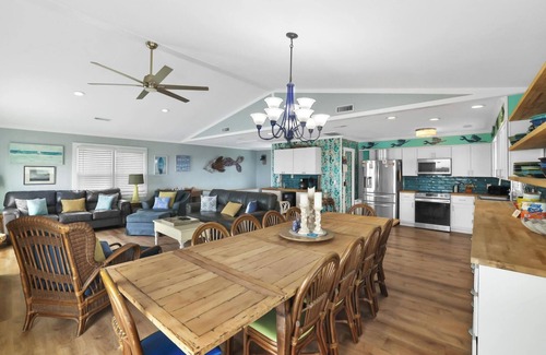 Salvo House | OCEAN FRONT, with hot-tub, featuring TWO primary suites with sliders to deck!