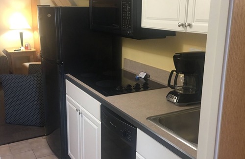 Northeast Virginia Beach Condo | Ocean Key Resort 1BR 1BA Sleeps 4 Free Bike Use, Free Beach Chair Use