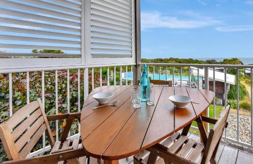 Caves Beach Villa | Ocean Mist at Caves Beach Villas