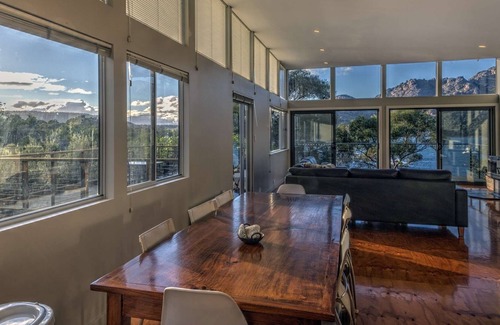 Coles Bay House | Ocean & Mountain Views. Sundeck. Fireplace. Free wifi. 5 min walk to beach.