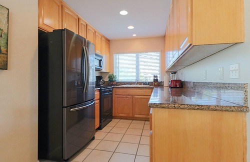Mission Beach House | Ocean or Bay steps away- Beach House with charm and comfort