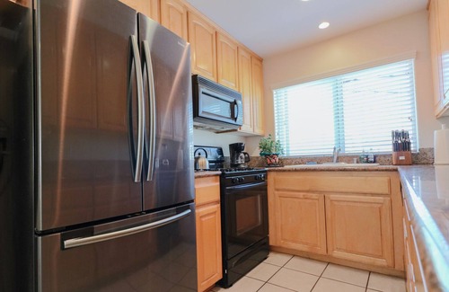 Mission Beach House | Ocean or Bay steps away- Beach House with charm and comfort