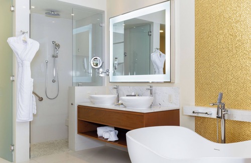 Downtown San Jose del Cabo Resort | Ocean/Pool View 1 Bedroom at La Valencia Beach Resort & Spa